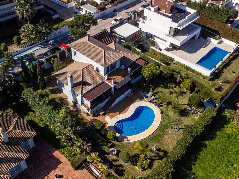 Villa for Sale in La Duquesa, Malaga 64