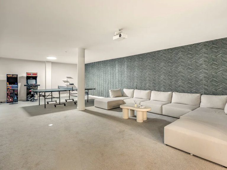 Villa for Sale in Cabopino, Malaga 18