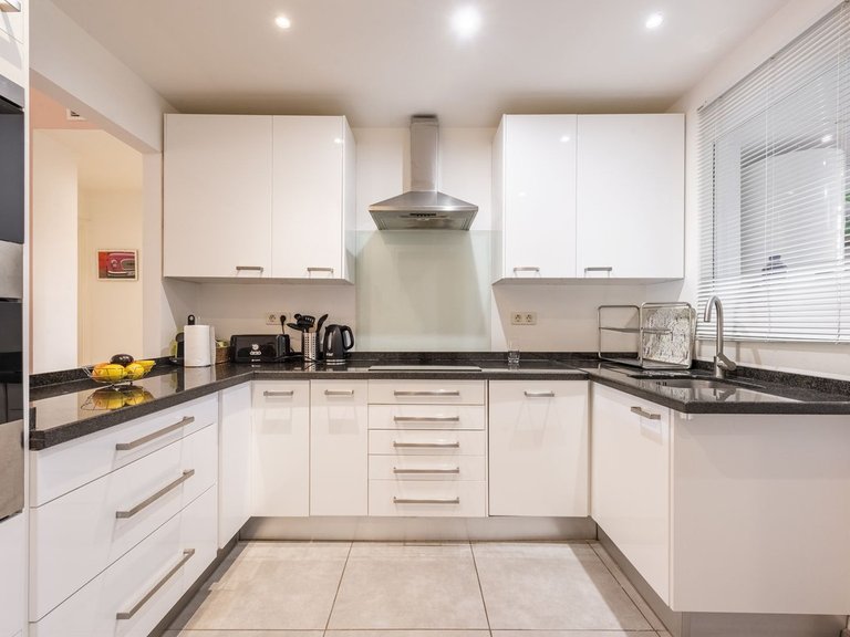Apartment for Sale in El Paraiso, Malaga 11