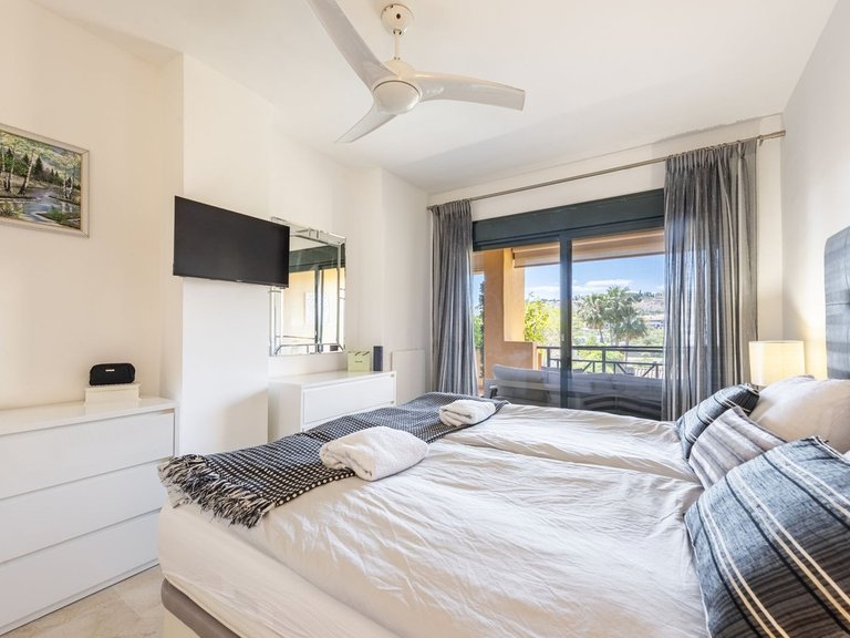 Apartment for Sale in El Paraiso, Malaga 18