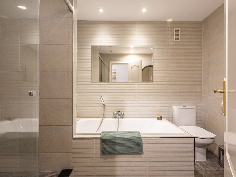 Apartment for Sale in El Paraiso, Malaga 22
