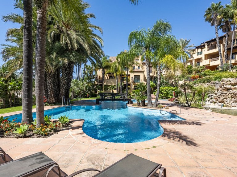 Apartment for Sale in El Paraiso, Malaga 24