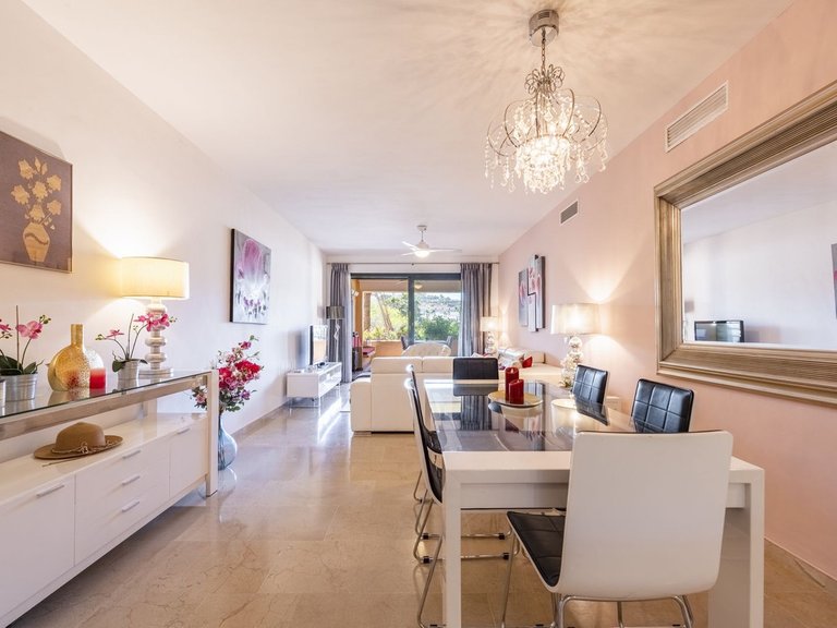 Apartment for Sale in El Paraiso, Malaga 4