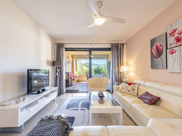 Apartment for Sale in El Paraiso, Malaga 5