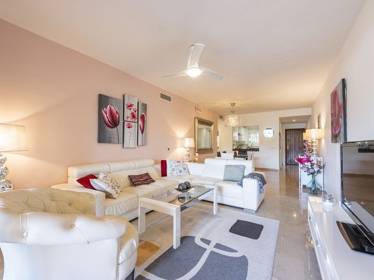 Apartment for Sale in El Paraiso, Malaga 6