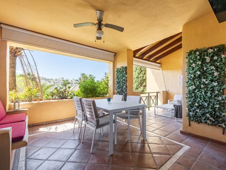 Apartment for Sale in El Paraiso, Malaga 9