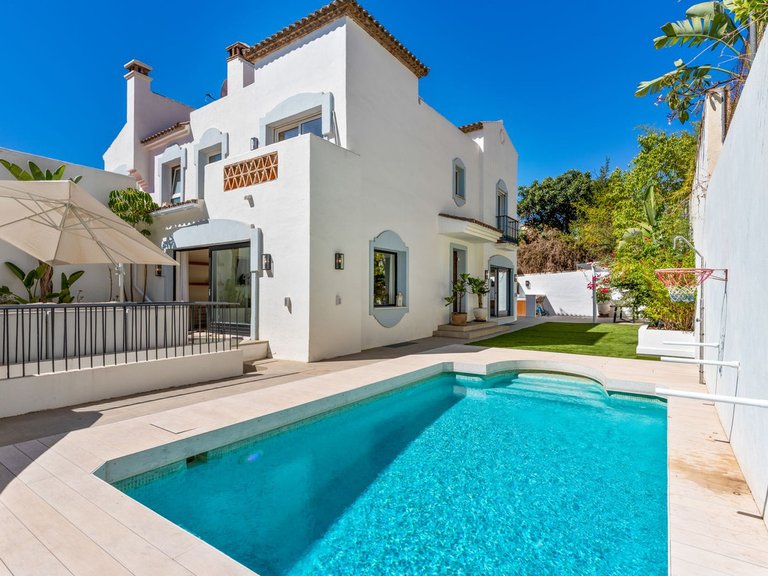 Villa for Sale in Marbella, Malaga 1