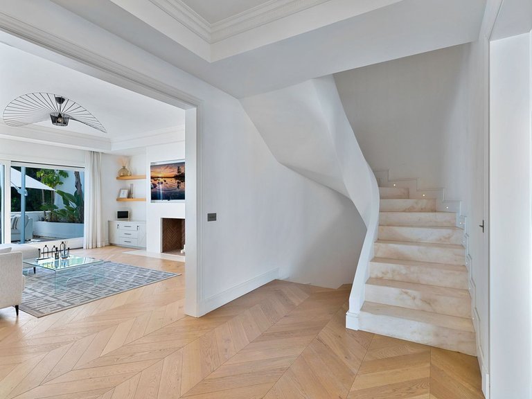 Villa for Sale in Marbella, Malaga 8