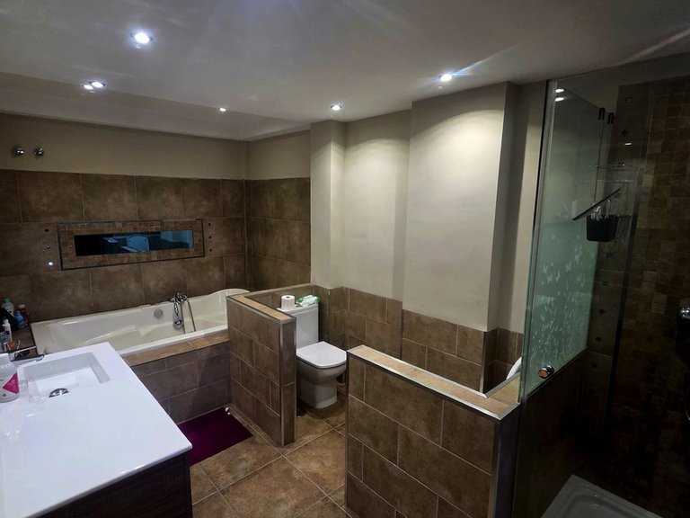 Villa for Sale in Estepona, Malaga 11