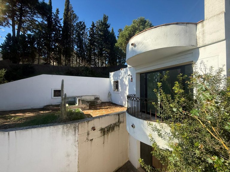 Villa for Sale in Estepona, Malaga 10
