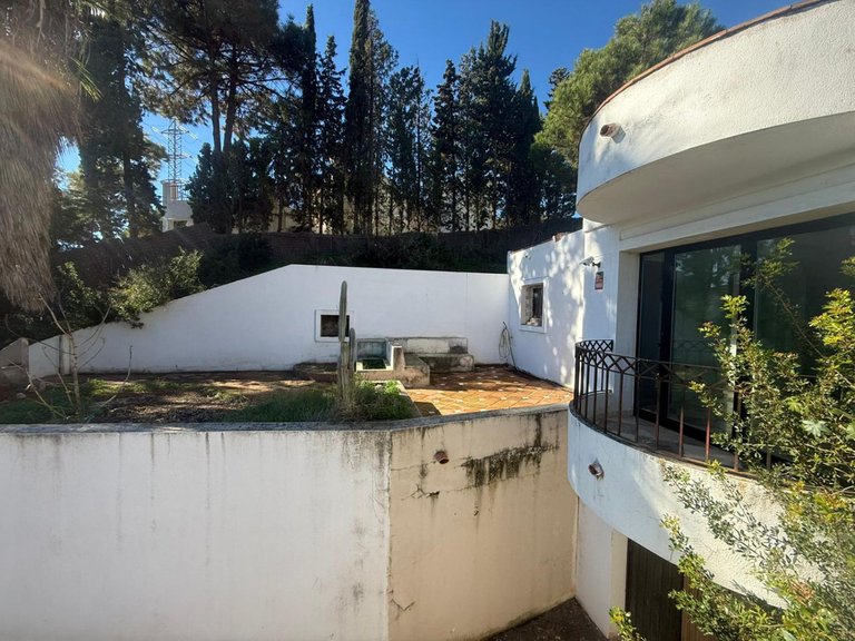 Villa for Sale in Estepona, Malaga 11