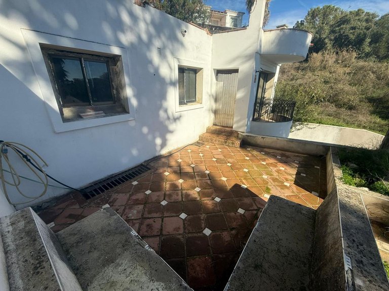 Villa for Sale in Estepona, Malaga 25