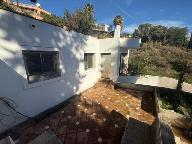 Villa for Sale in Estepona, Malaga 26