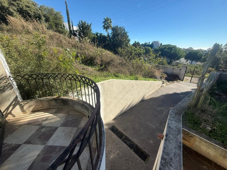 Villa for Sale in Estepona, Malaga 28