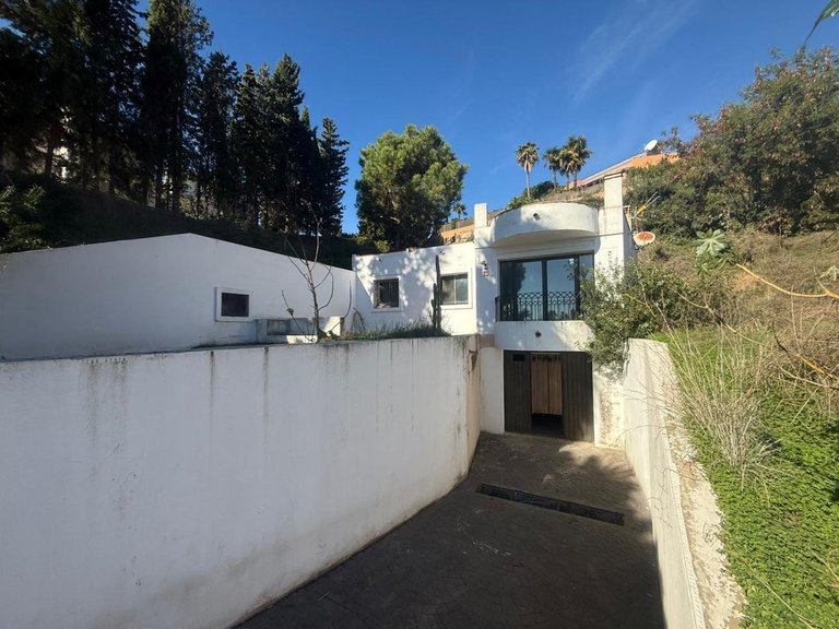 Villa for Sale in Estepona, Malaga 31
