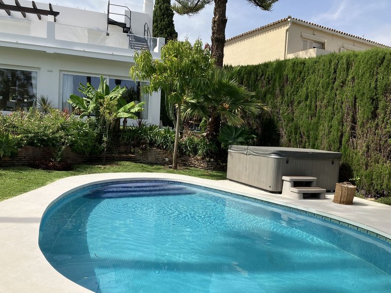 Villa for Sale in Puerto Banús, Malaga 18