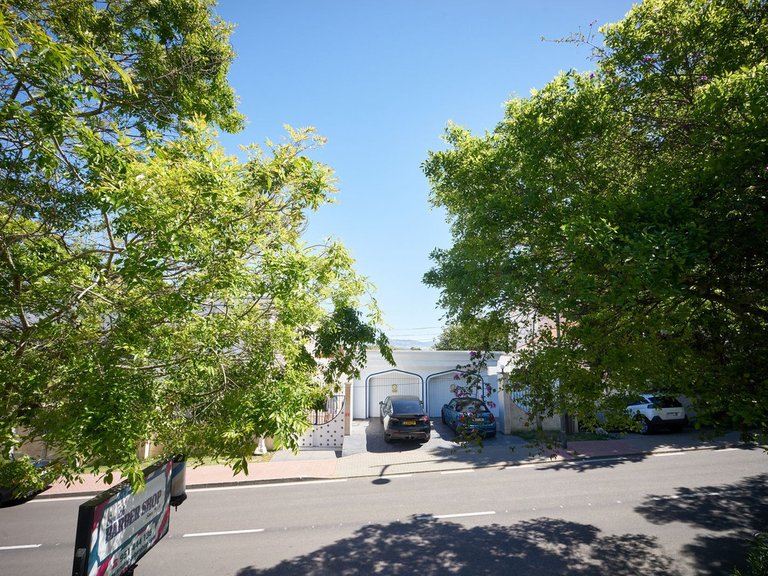 Apartment for Sale in Nueva Andalucía, Malaga 24