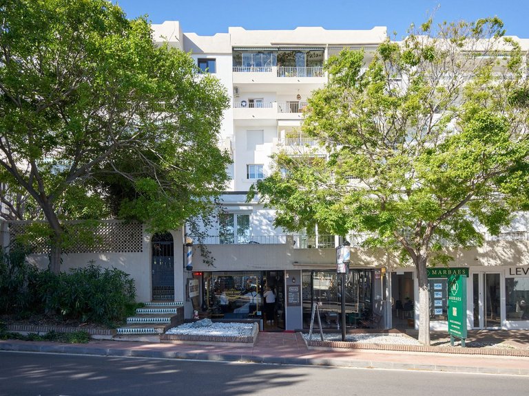 Apartment for Sale in Nueva Andalucía, Malaga 36