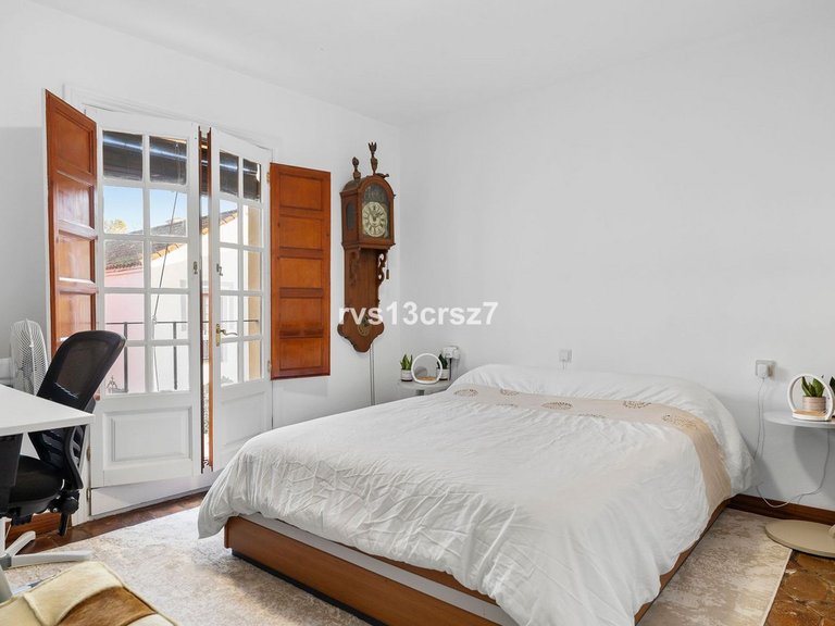 Villa for Sale in Guadalmina Baja, Malaga 11