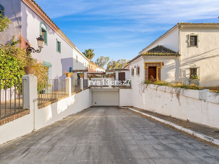 Villa for Sale in Guadalmina Baja, Malaga 19