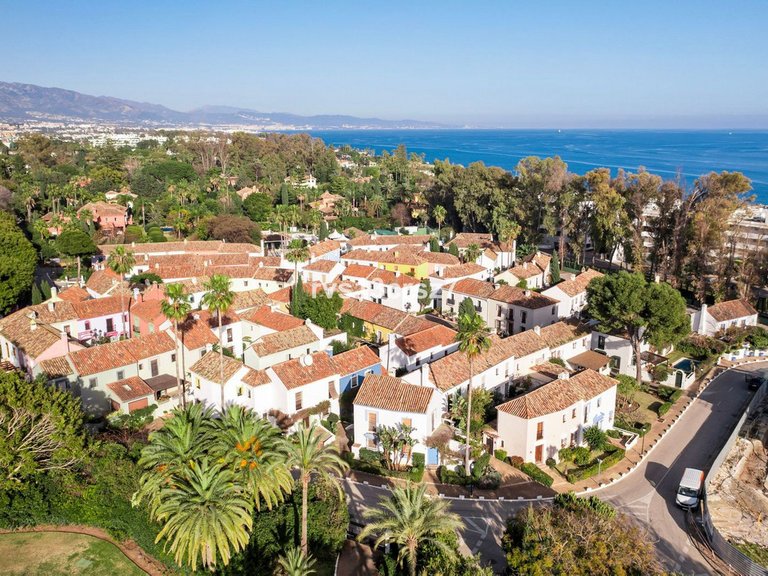 Villa for Sale in Guadalmina Baja, Malaga 22