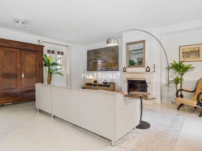 Villa for Sale in Guadalmina Baja, Malaga 4