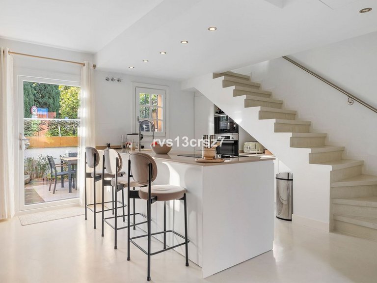 Villa for Sale in Guadalmina Baja, Malaga 6