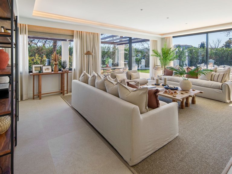 Villa for Sale in Nueva Andalucía, Malaga 11