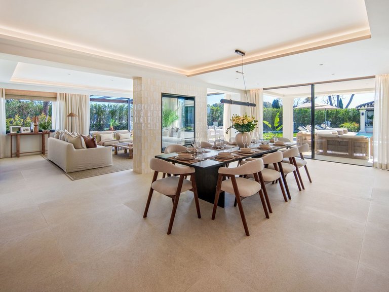 Villa for Sale in Nueva Andalucía, Malaga 12