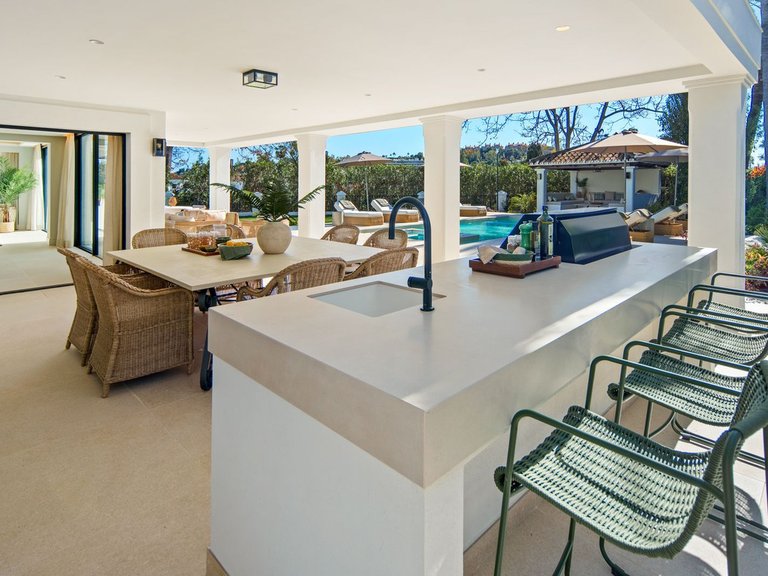 Villa for Sale in Nueva Andalucía, Malaga 23
