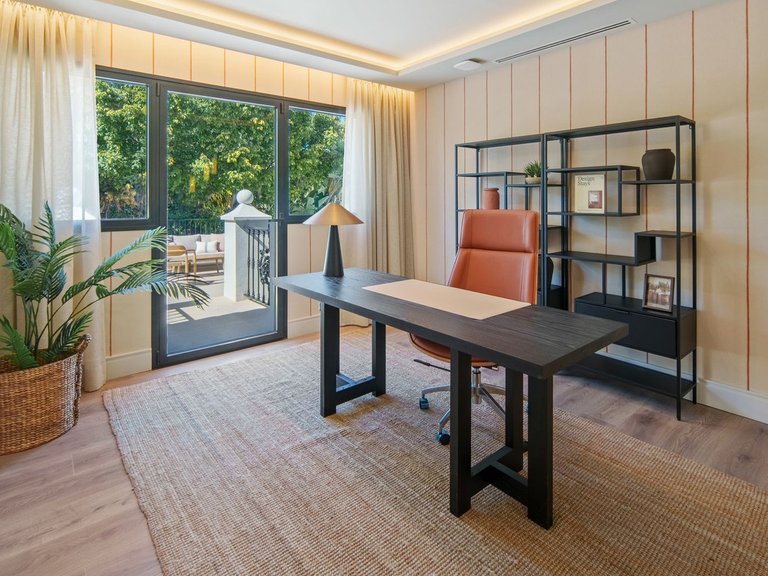 Villa for Sale in Nueva Andalucía, Malaga 30