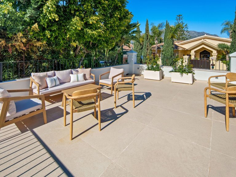 Villa for Sale in Nueva Andalucía, Malaga 44
