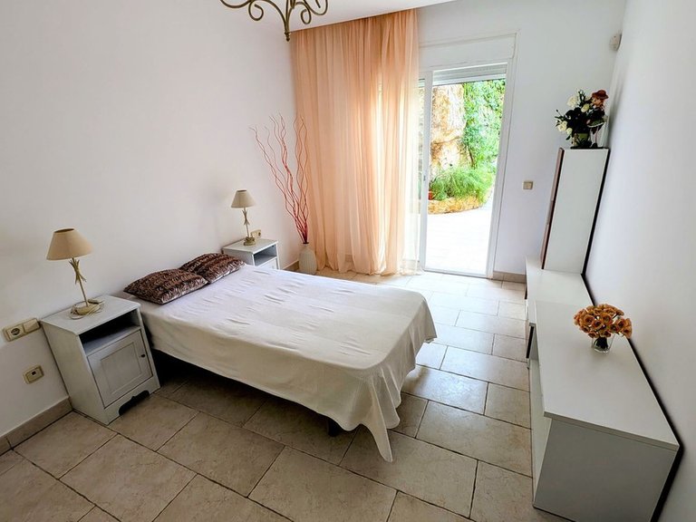 Apartment for Sale in Benahavís, Malaga 14