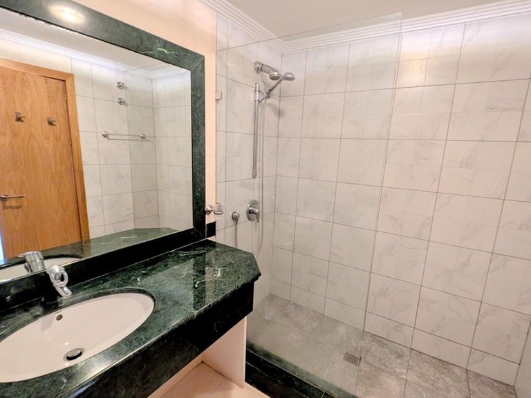 Apartment for Sale in Benahavís, Malaga 15