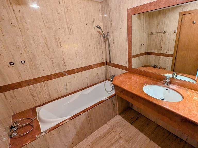 Apartment for Sale in Benahavís, Malaga 18