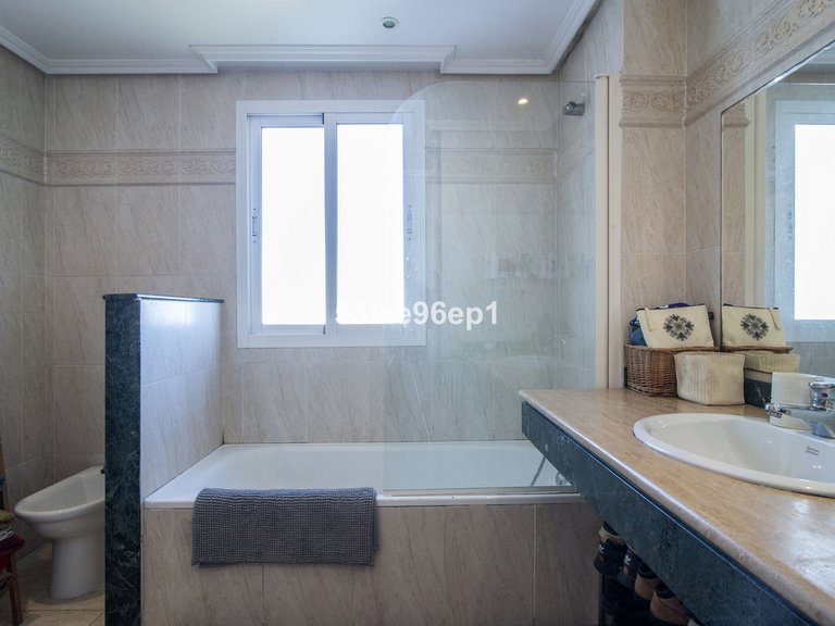 Apartment for Sale in Selwo, Malaga 32