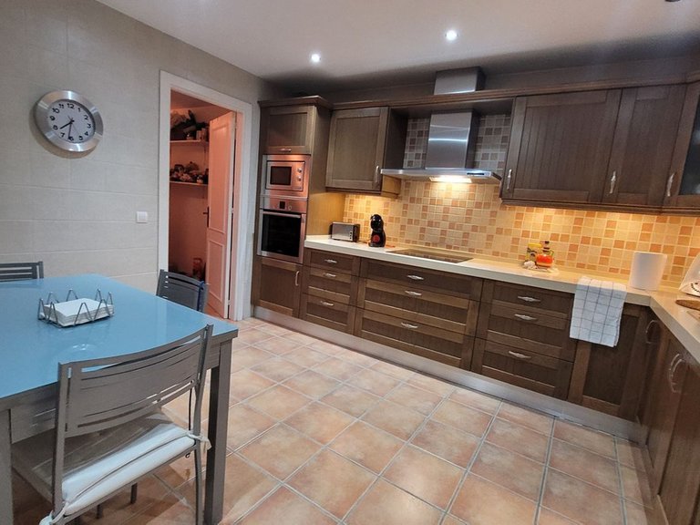 Apartment for Sale in Nueva Andalucía, Malaga 11