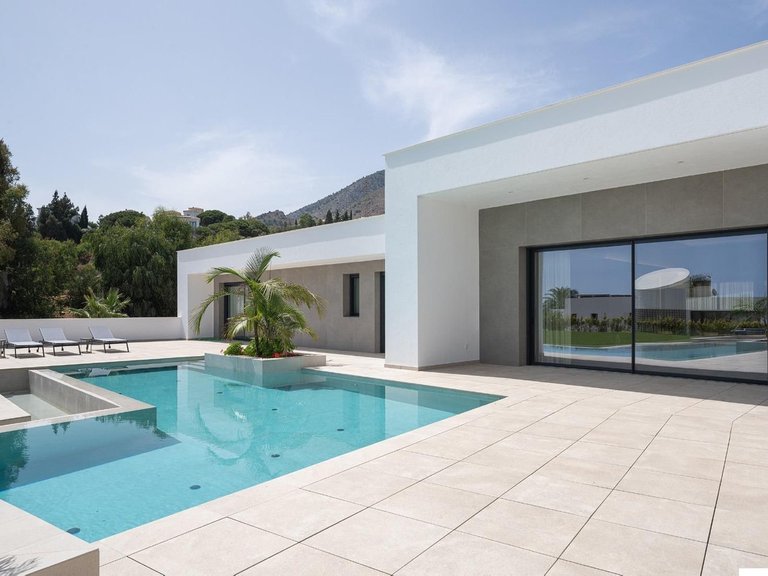 Villa for Sale in Benalmadena Costa, Malaga 3