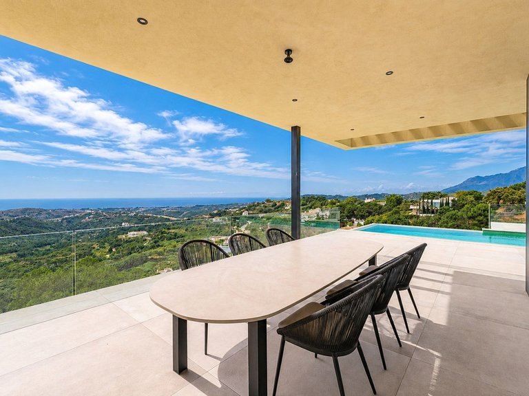 Villa for Sale in Benahavís, Malaga 18