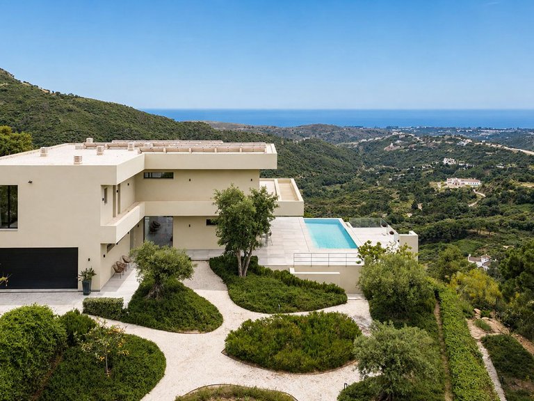 Villa for Sale in Benahavís, Malaga 9