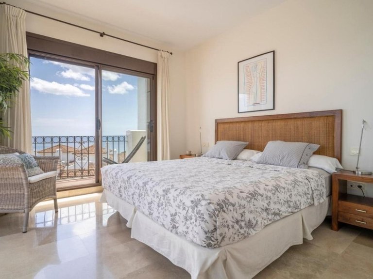 Apartment for Sale in La Alcaidesa, Cadiz 4