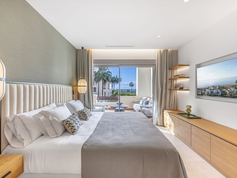 Apartment for Sale in New Golden Mile, Malaga 17