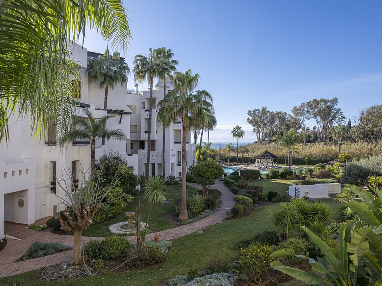 Apartment for Sale in New Golden Mile, Malaga 33