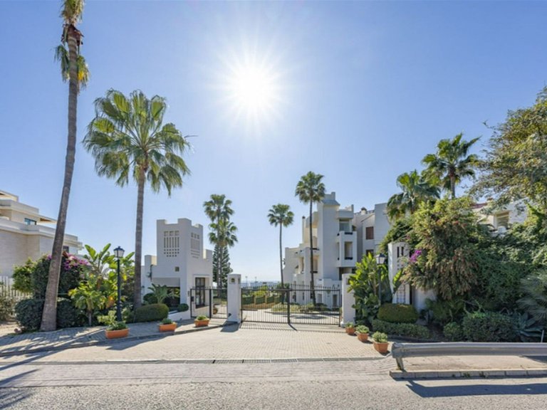 Apartment for Sale in New Golden Mile, Malaga 36