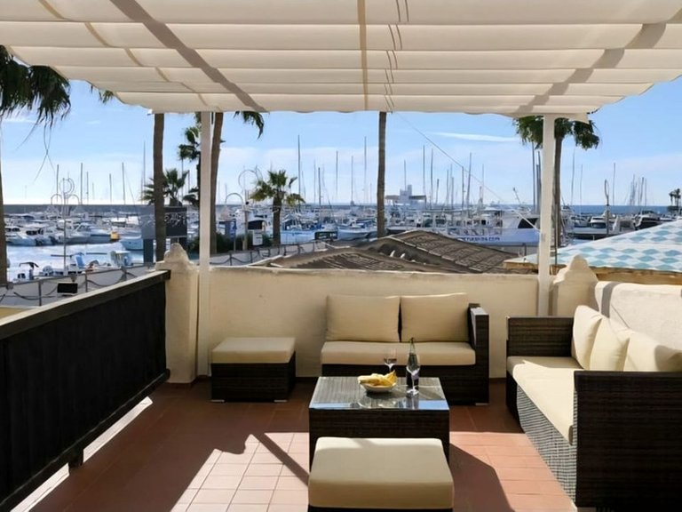 Apartment for Sale in Benalmadena Costa, Malaga 1