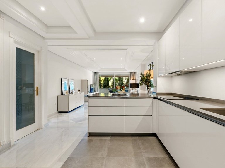 Apartment for Sale in Marbella, Malaga 20
