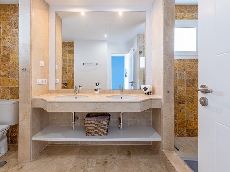 Villa for Sale in Torremuelle, Malaga 27