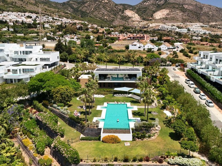 Villa for Sale in Torremuelle, Malaga 46