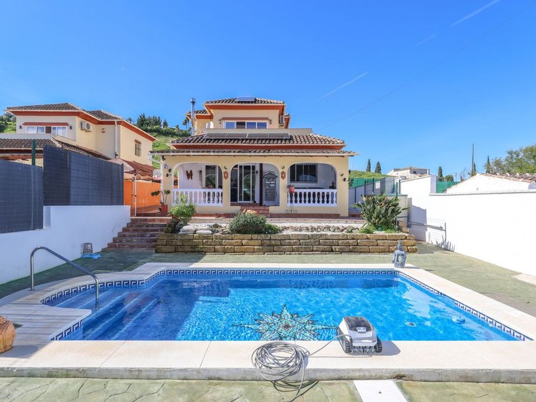 Villa for Sale in Coín, Malaga 1