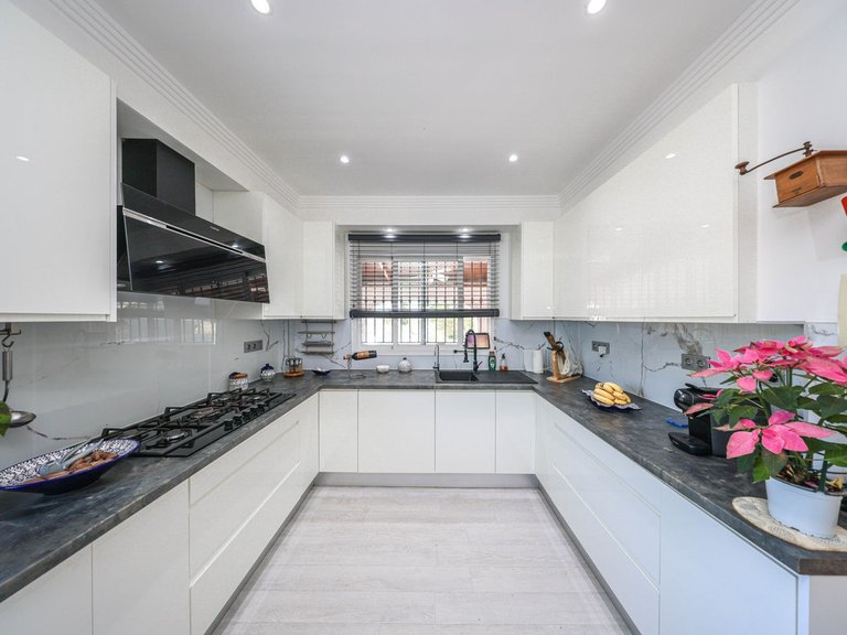 Villa for Sale in Coín, Malaga 11